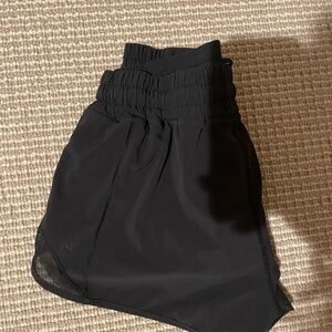 2.5 High Wasted Lulu Hottie Hot Shorts